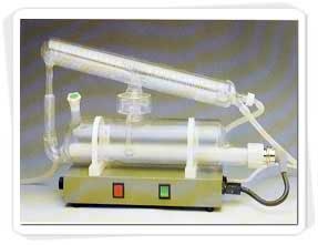 自动纯水蒸馏器<BR>Automatic pure water distiller is